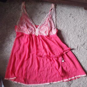 Gilligan and Omalle Nigh Gown, Sz Medium